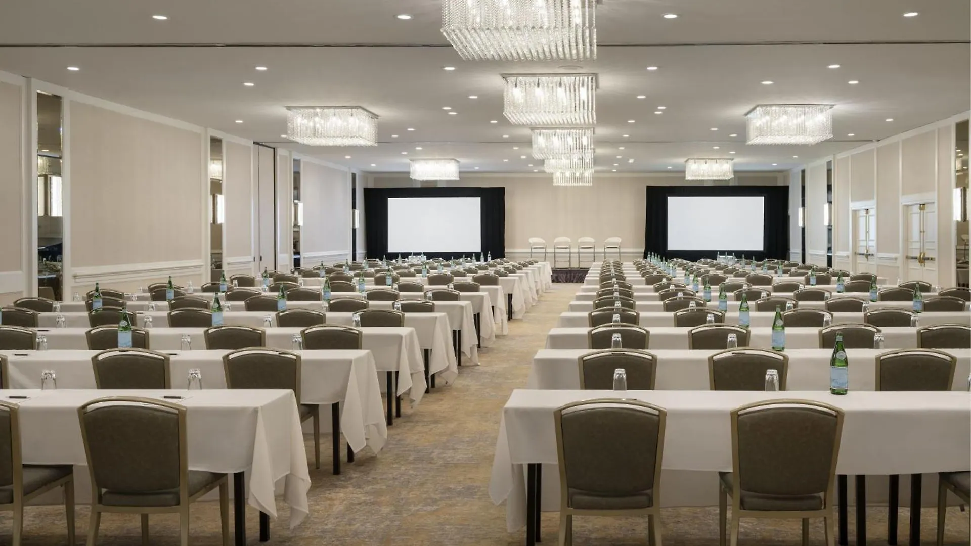 Sheraton Universal Лос-Анджелес 4*,